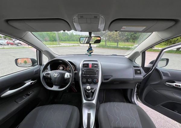 Toyota Auris cena 25900 przebieg: 138980, rok produkcji 2010 z Tarnów małe 781